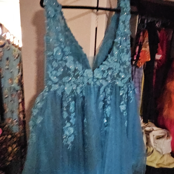 Glamlora blue jade dress 👗 - Picture 2 of 3